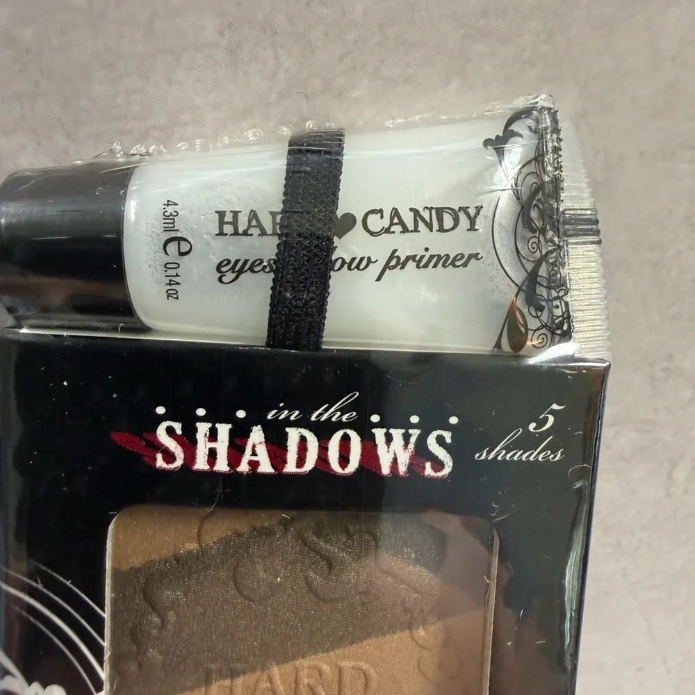 🩷5/$10Hard Candy Eyeshadow Palette - Black and Brown